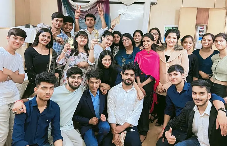 Students enjoy after-class party at Oxford Software Institute